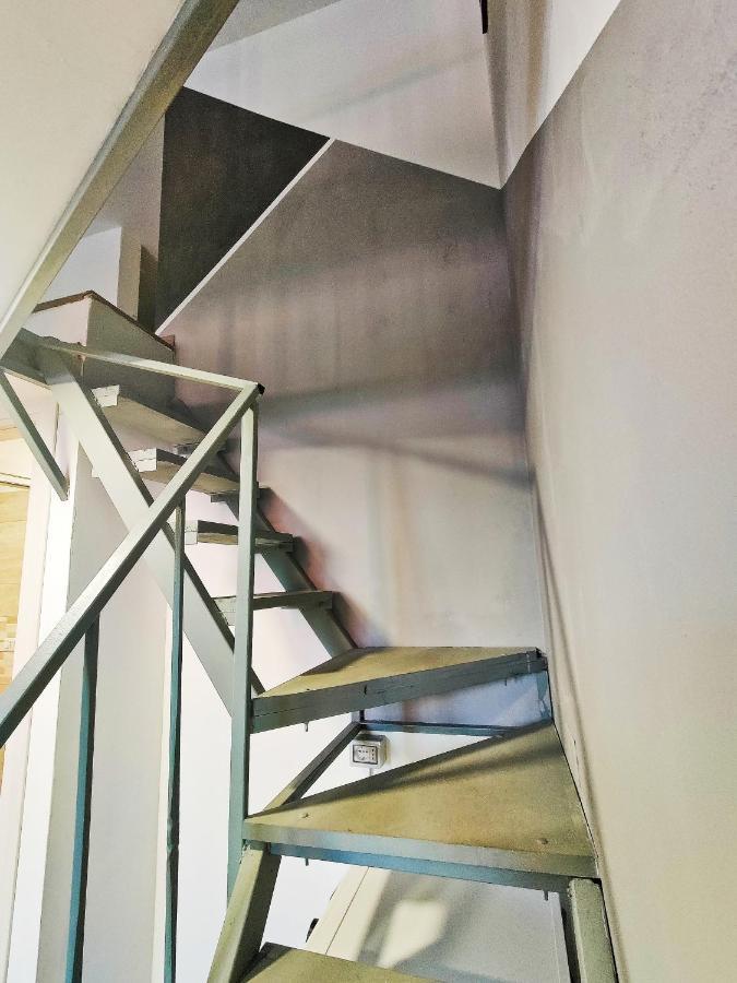 What An Up Apartment Milan Bagian luar foto