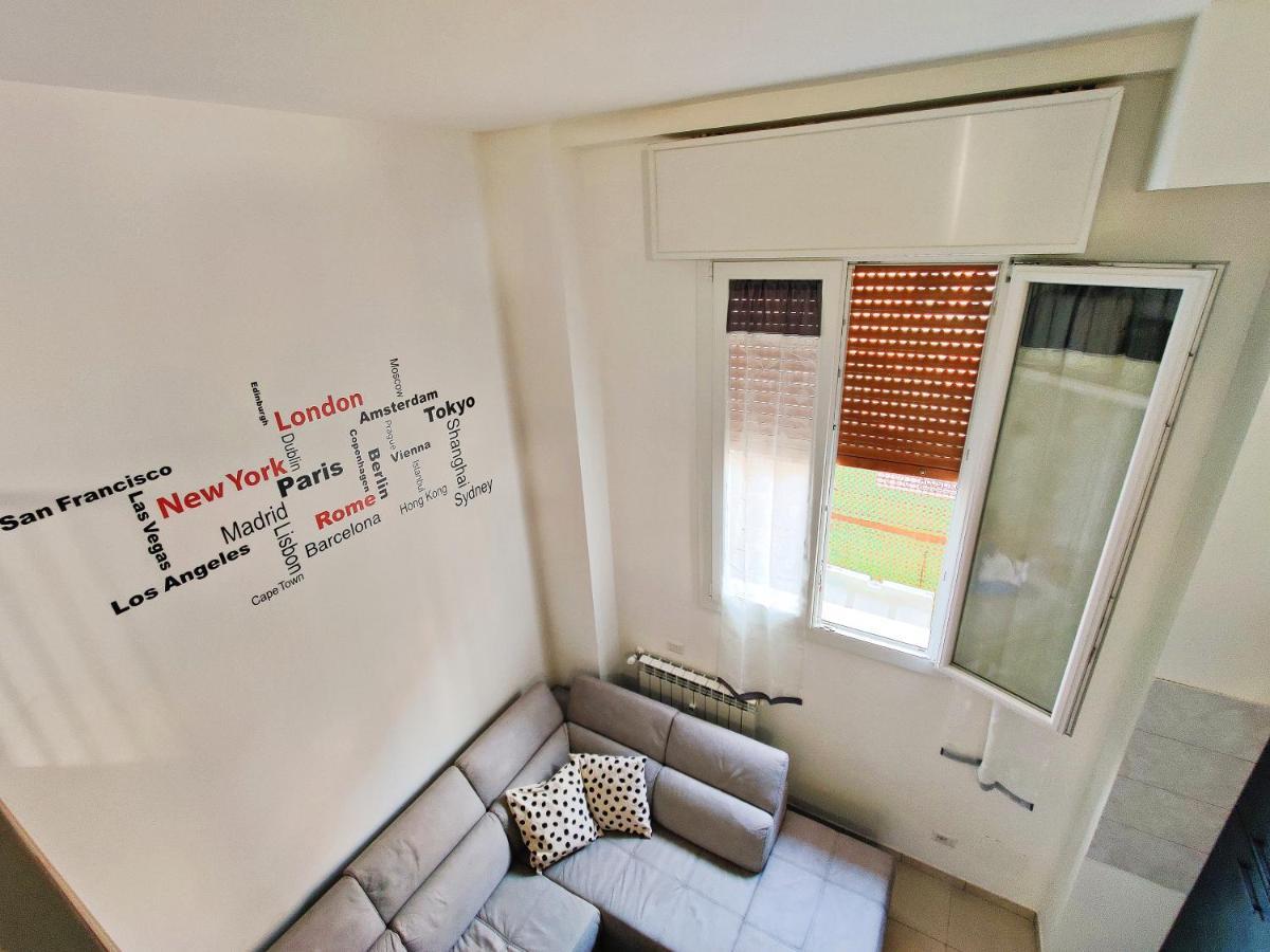 What An Up Apartment Milan Bagian luar foto
