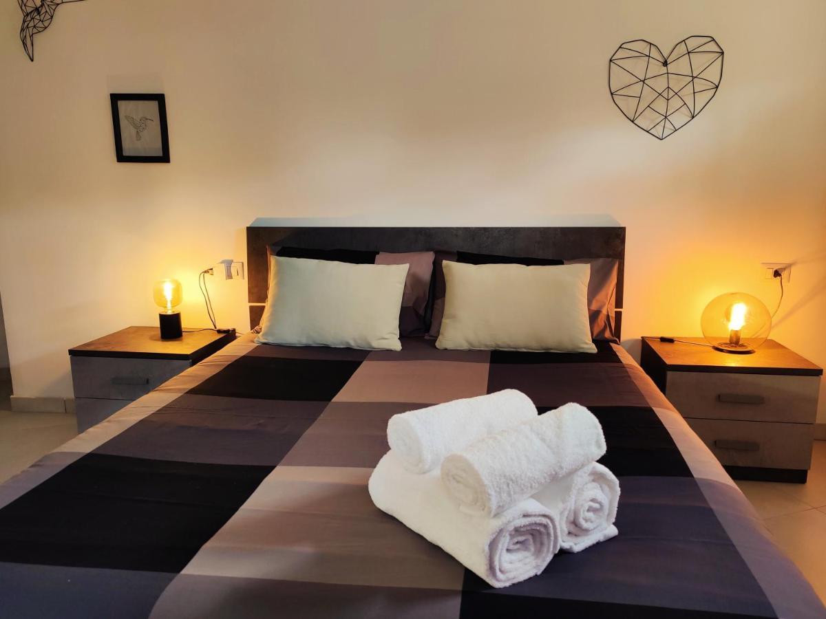 What An Up Apartment Milan Bagian luar foto